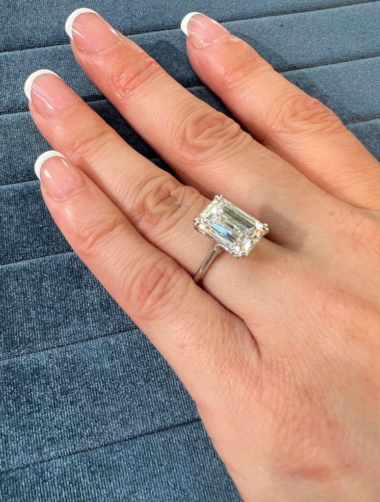 Jean Dousset Elle Single Band Emerald 5.06 Carat D VVS2